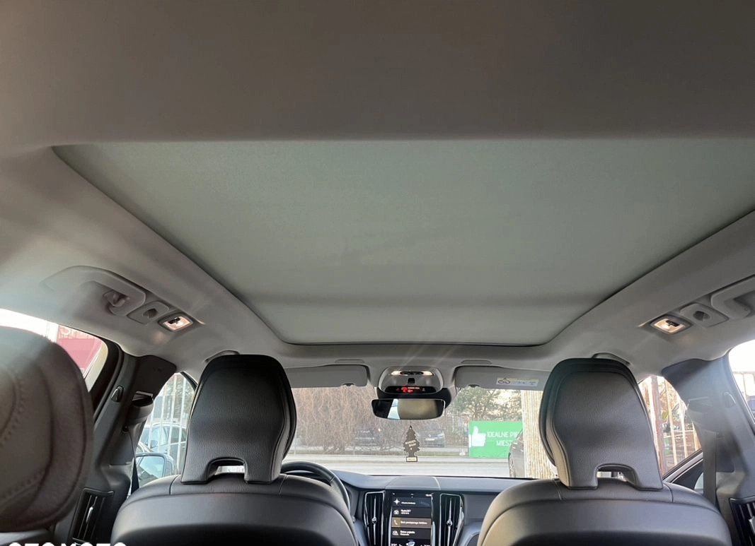 Volvo XC 60 cena 119900 przebieg: 148000, rok produkcji 2019 z Warszawa małe 211